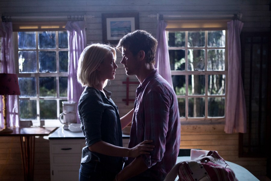 Julianne Hough and Josh Duhamel star in Relativity Media's "Safe Haven." © 2012 Safe Haven Productions. All Rights Reserved. Photo Credit: James Bridges. James Bridges ©2012 Relativity Media. All Rights Reserved.